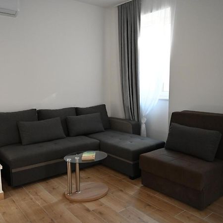 Apartmani Baska Voda Royal Esterno foto