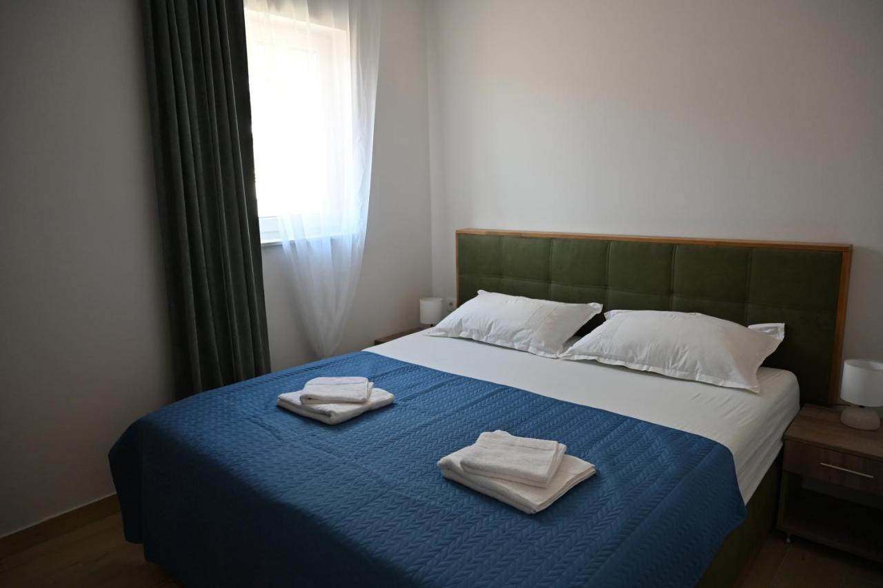 Apartmani Baska Voda Royal Esterno foto