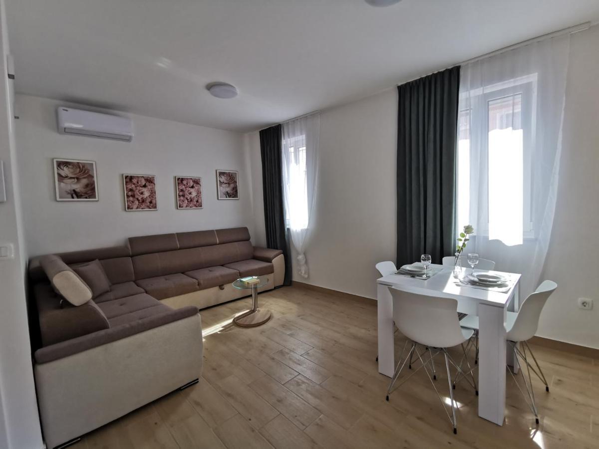 Apartmani Baska Voda Royal Esterno foto