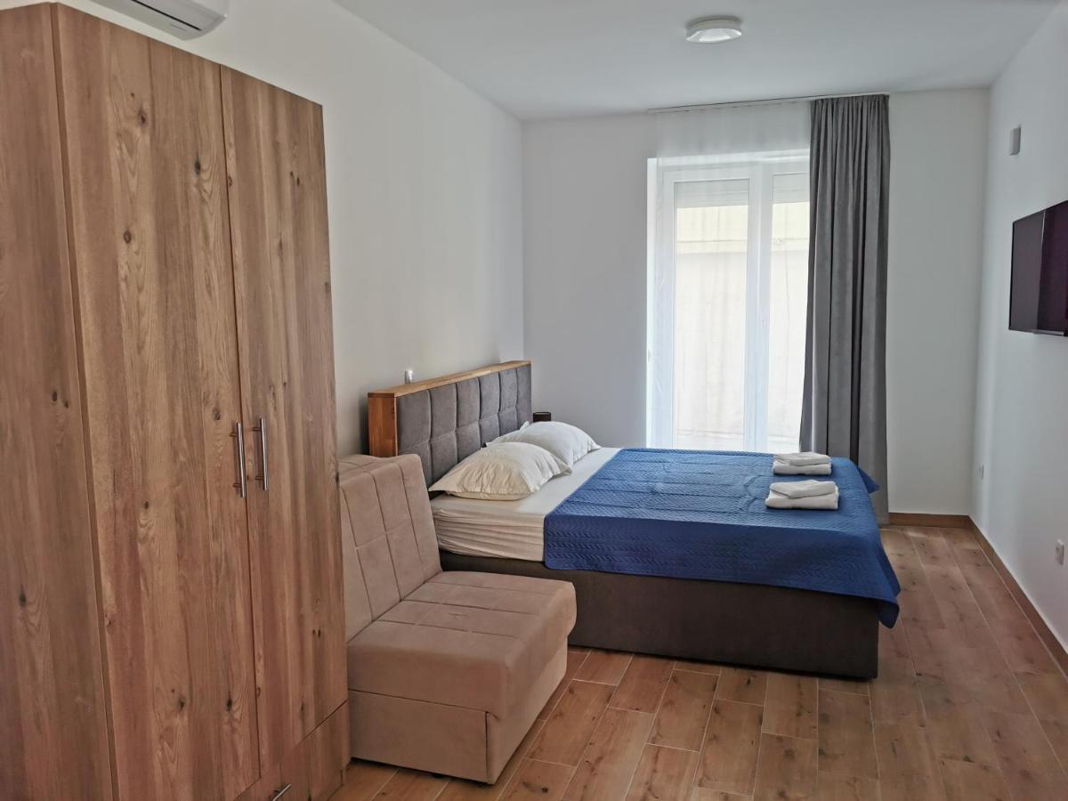 Apartmani Baska Voda Royal Esterno foto