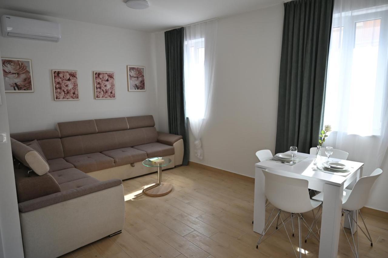 Apartmani Baska Voda Royal Esterno foto